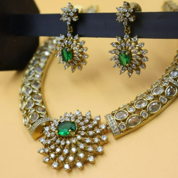 Emerald Radiance Kundan Necklace Set