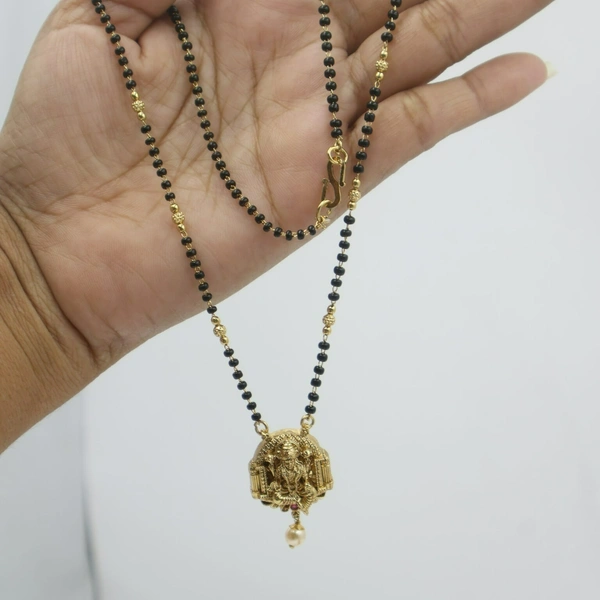 TEMPLE STRYLE BLACK BEED NECKLACE