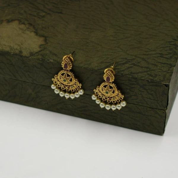 EAR RINGS