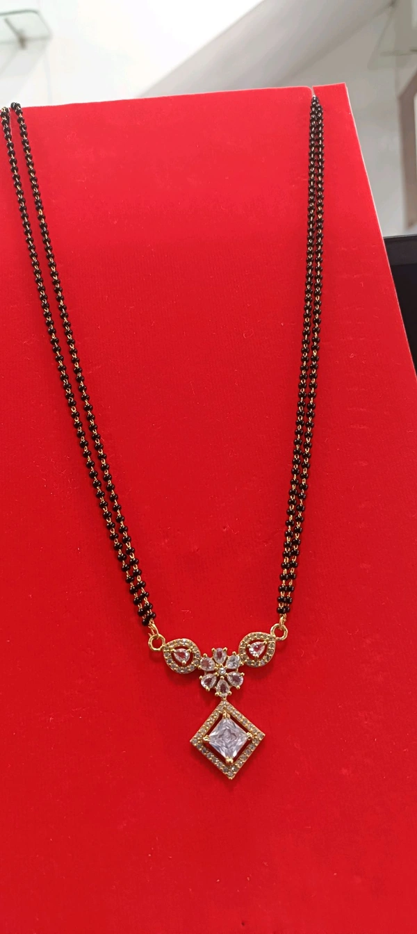 White Black Beed 22 Inchs 