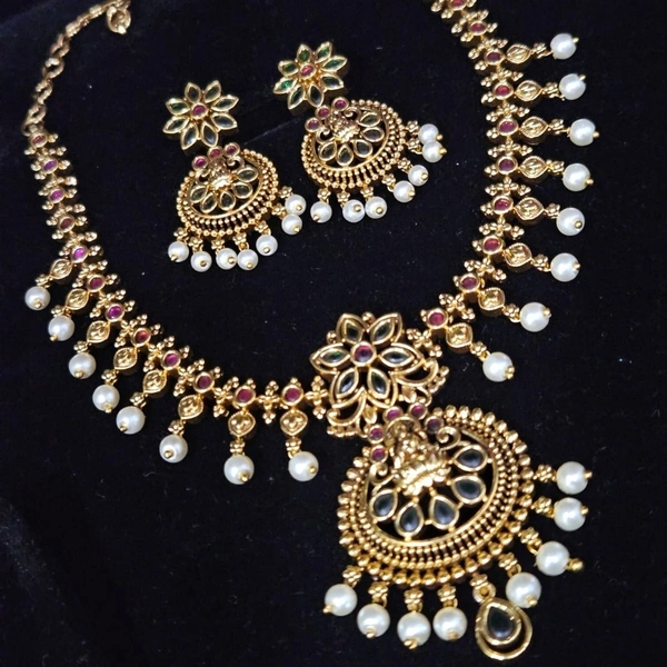 lakshi neck set