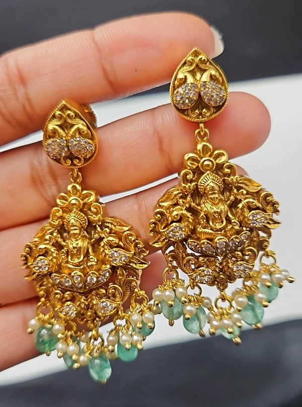 nakshi white stones emerald green beed  neck set