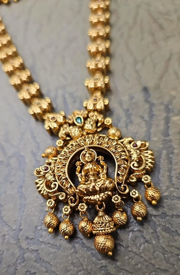 nakshi laxmi neck set