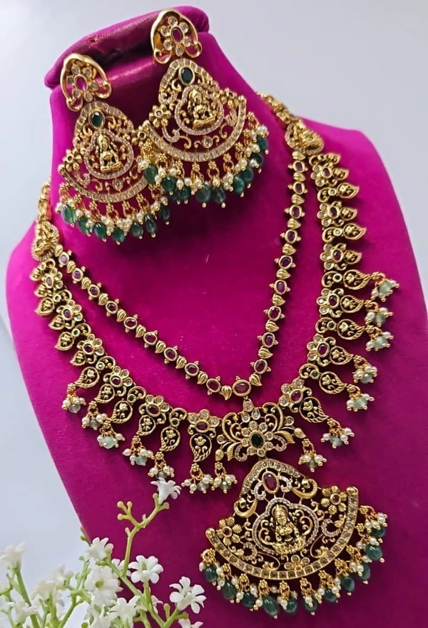 two lines lakshmi neck set