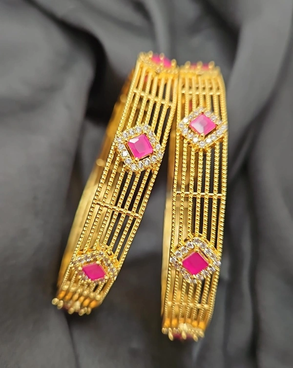 macro bangles 2.6