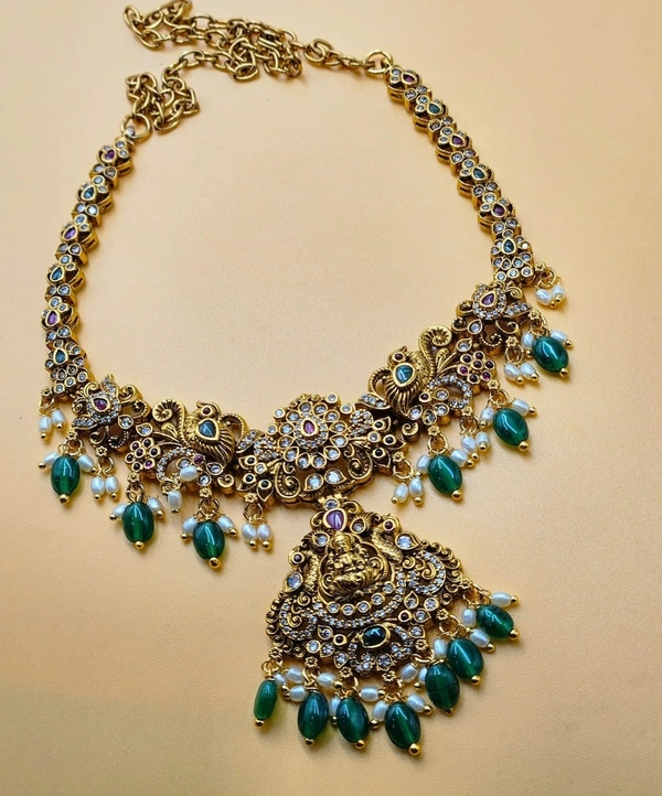 nakshi green beeds neck set
