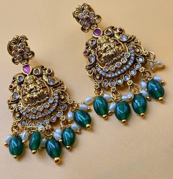 nakshi green beeds neck set