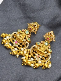 lakshmi short neck set