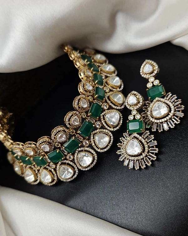 menndi victorian chocker