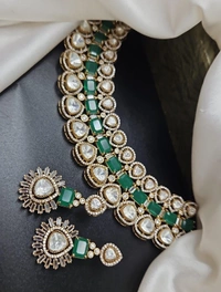 menndi victorian chocker