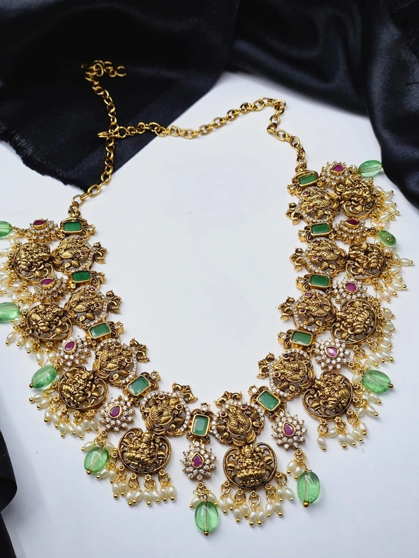 gutta pusalu neck set