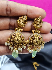 gutta pusalu neck set