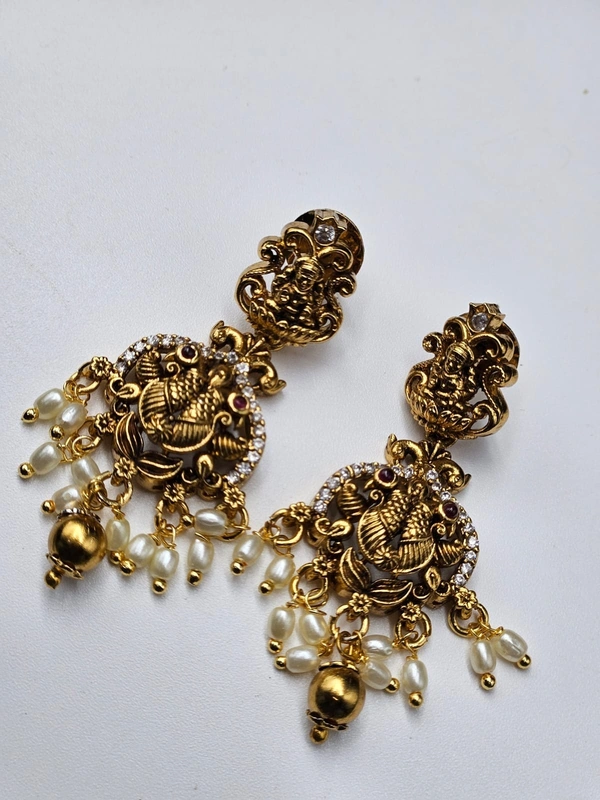 gutta pusalu neck set