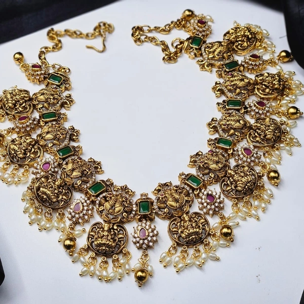 gutta pusalu neck set
