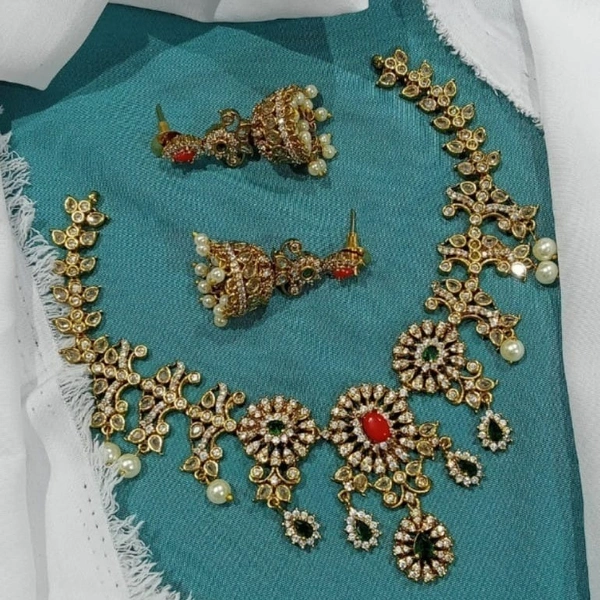 mehndi victorian neck set