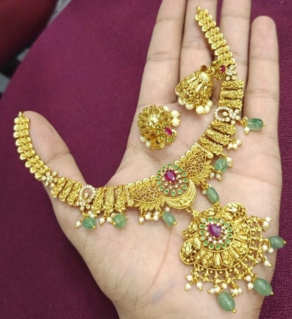 antique neck set