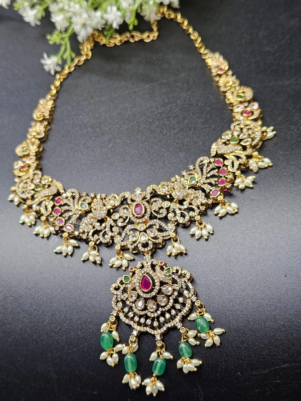 premiujm victorian neck set