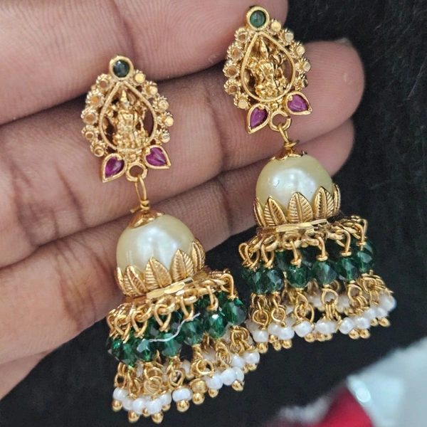 green earrings