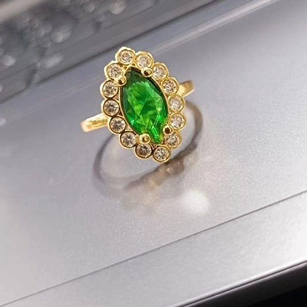 green macro ring