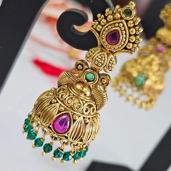 green earrings