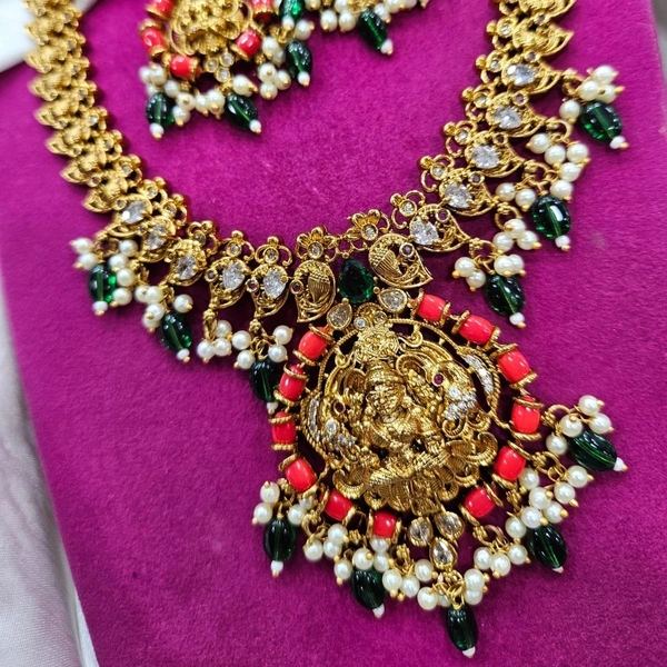 pagadalu with green beeds neck set
