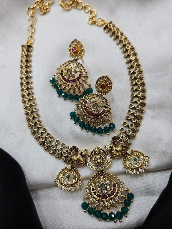 antique neck set