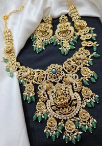 nakshi green beeds neck set