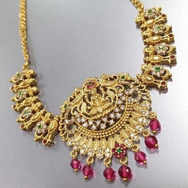 lakshmi mini chocker
