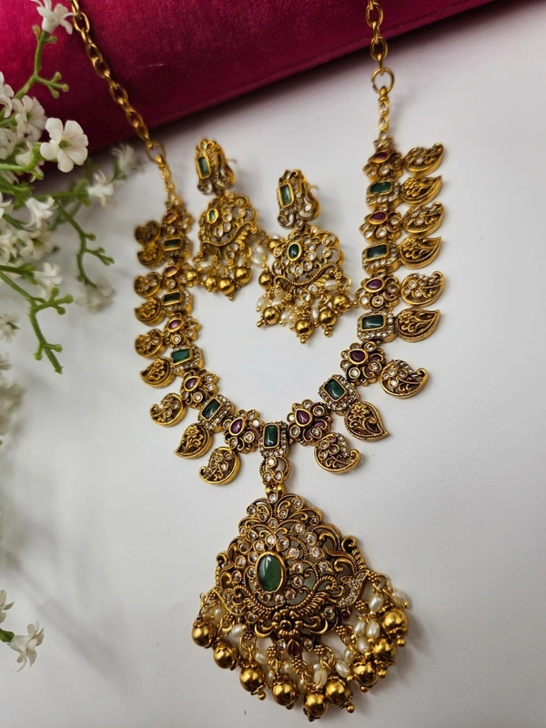 gold balls neck set