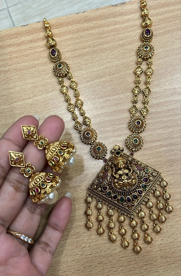 gold balls neck set
