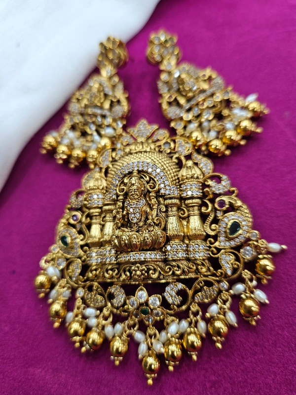 nakshi locket with earrings