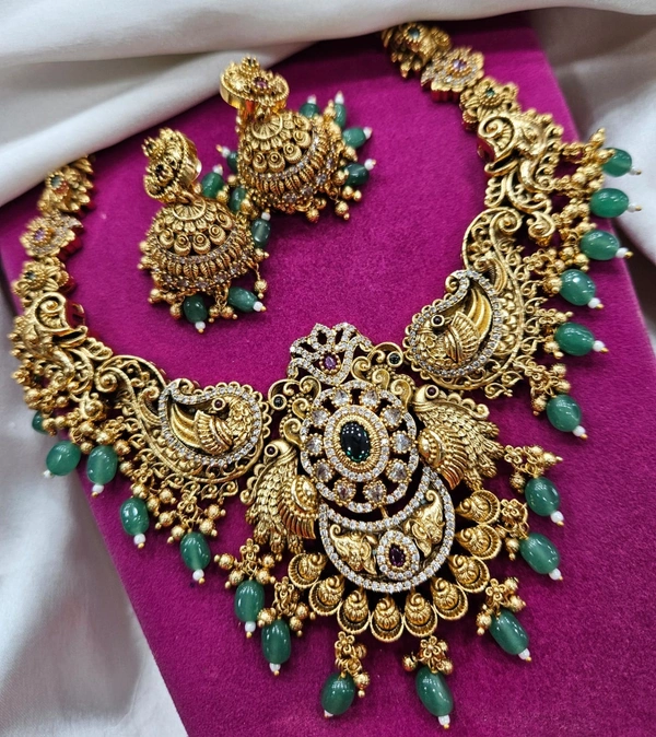 green beeds nashi neck set