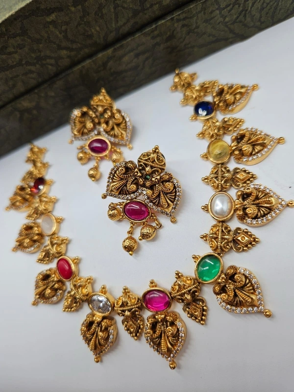 navaratna neck set