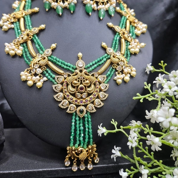 green beeds neck set