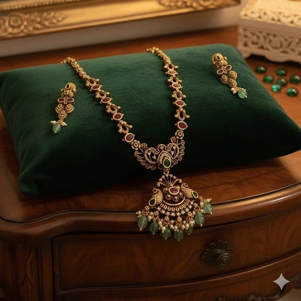 auntie without god neck set