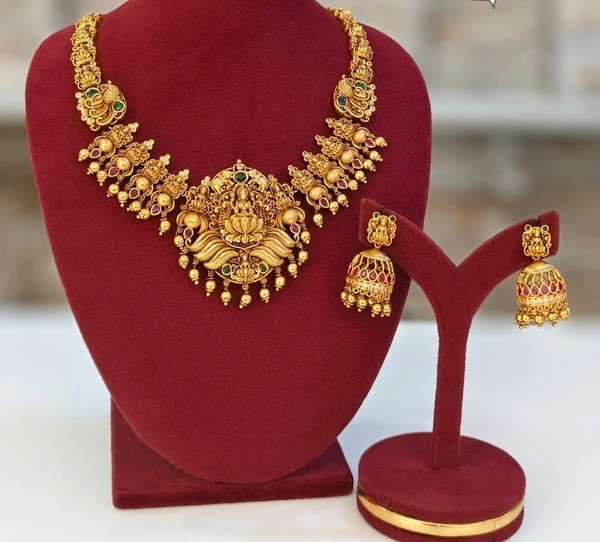 lakshmi neck set with earrings