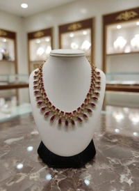 ruby simple neck set