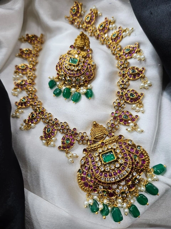 nakshi mango neck set