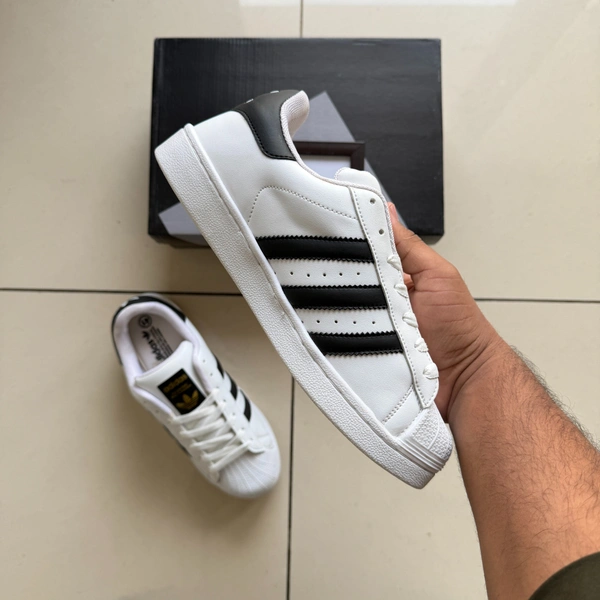Superstar White - UK 9