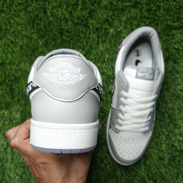 JORDAN LOW DIOR - UK 9