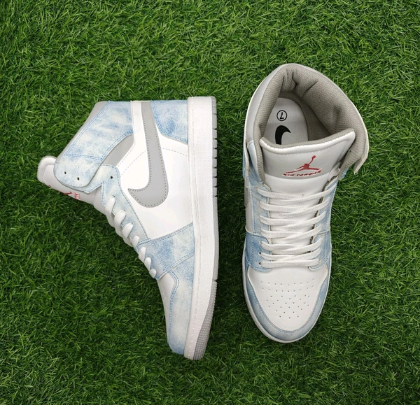 Jordan 1 hyper royal high - UK 9