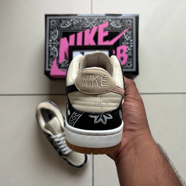 DUNK LOW TRAVIS SCOTT - UK 6