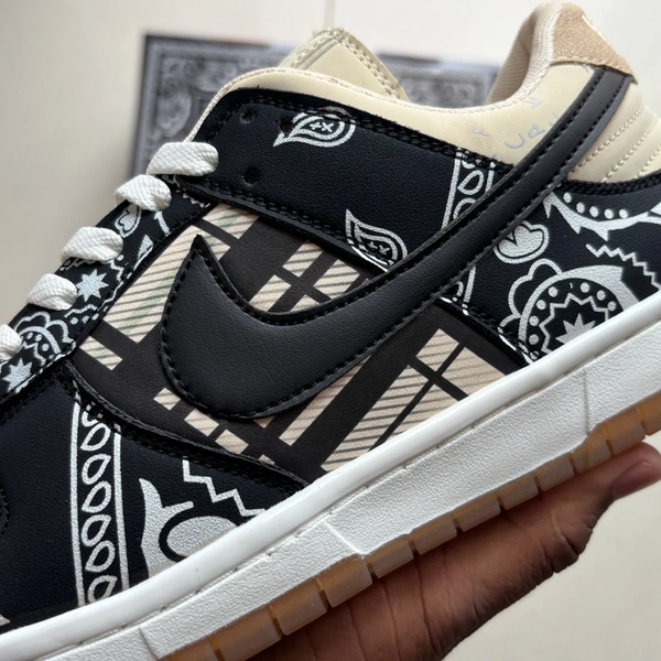 DUNK LOW TRAVIS SCOTT - UK 6