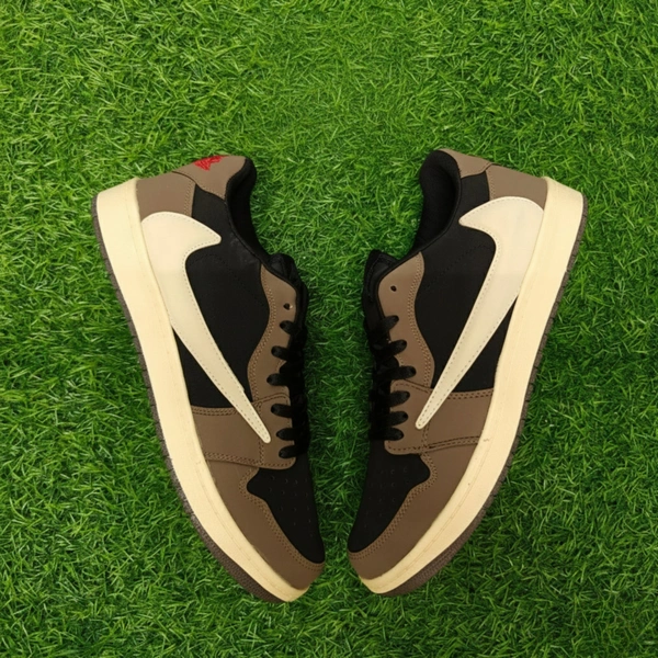 Travis scott mocha - UK 9