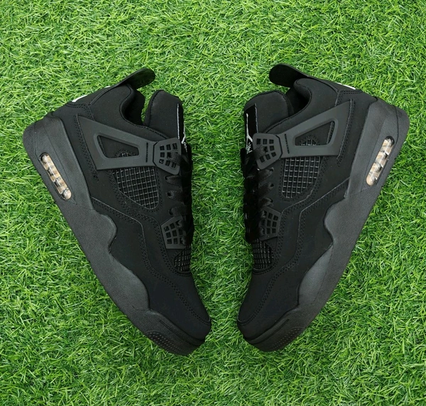 Retro 4 black cat - UK 9