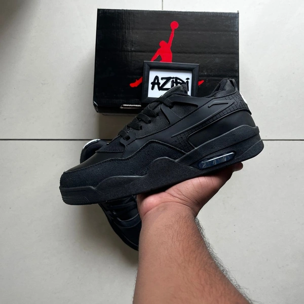 RETRO 4 BLACK CAT RM - UK 8