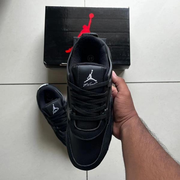 RETRO 4 BLACK CAT RM - UK 8