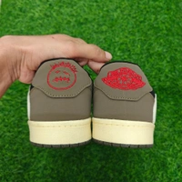 Travis scott mocha - UK 9