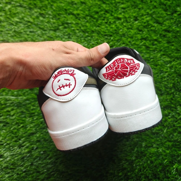 Travis scott olive - UK 9