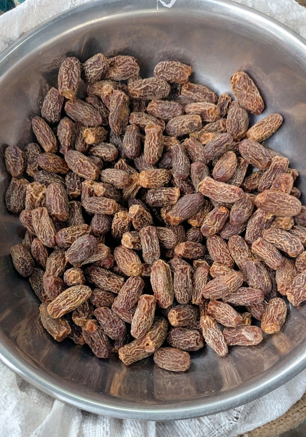 Black Dry Dates Regular - 25